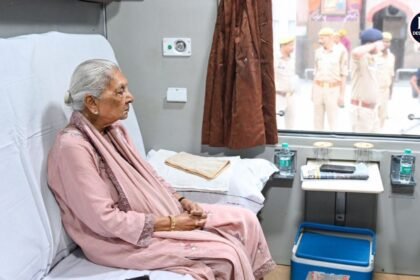 राज्यपाल आनंदीबेन पटेल बीच रास्ते में फंसीं