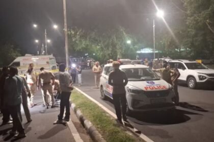 चंडीगढ़ के सेक्टर 43 बस स्टैंड के पास संदिग्ध IED मिलने के बाद पुलिस जांच