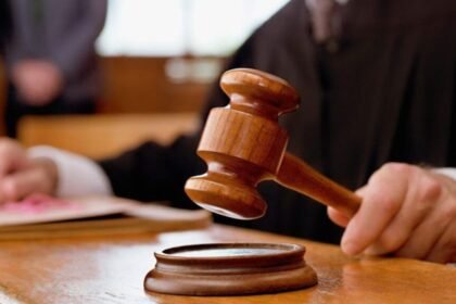 SC-ST एक्ट मामले में मुरादाबाद के पिता-पुत्र समेत तीन लोगों को हाईकोर्ट से राहत