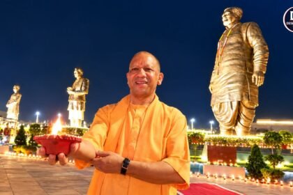 PM मोदी के जन्मदिन पर लखनऊ में आशीर्वाद का दीया जलाते CM योगी