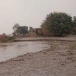 Ballia में सरयू नदी का कटान और चार मकान नदी में समाए