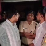Siwan के आलमपुर में पटाखा विस्फोट के बाद घटनास्थल
