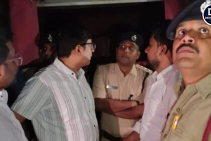Siwan के आलमपुर में पटाखा विस्फोट के बाद घटनास्थल